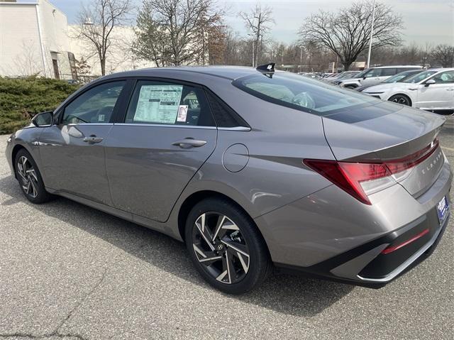 new 2024 Hyundai Elantra car, priced at $27,020