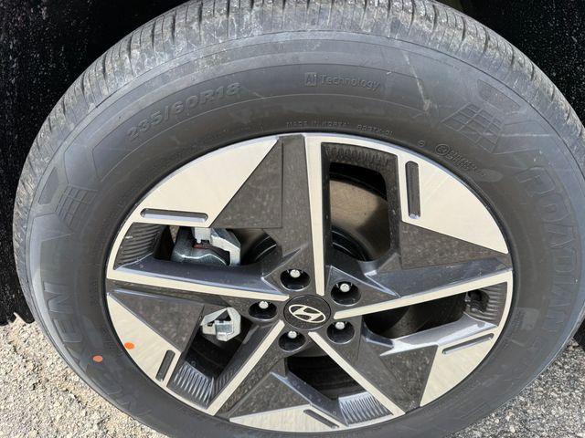 new 2025 Hyundai TUCSON Hybrid car, priced at $39,095