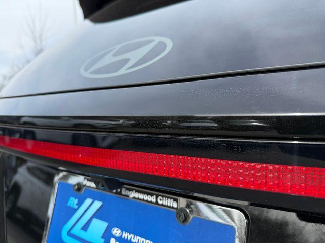 new 2025 Hyundai TUCSON Hybrid car, priced at $39,095