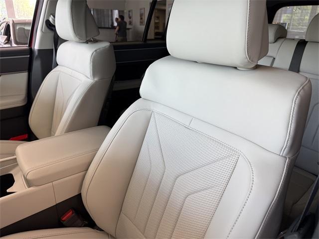 new 2025 Hyundai Santa Fe car, priced at $40,700