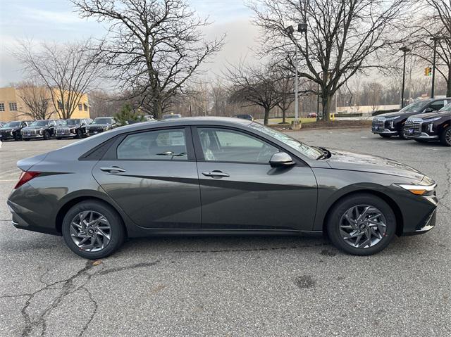 new 2024 Hyundai Elantra car, priced at $25,255