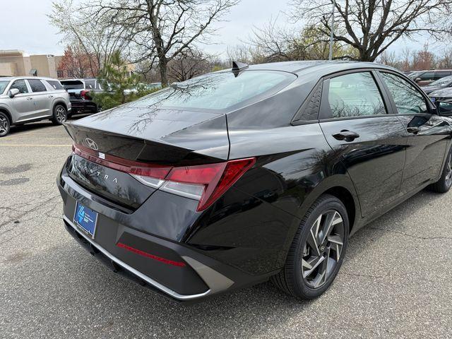 new 2025 Hyundai Elantra car, priced at $25,105