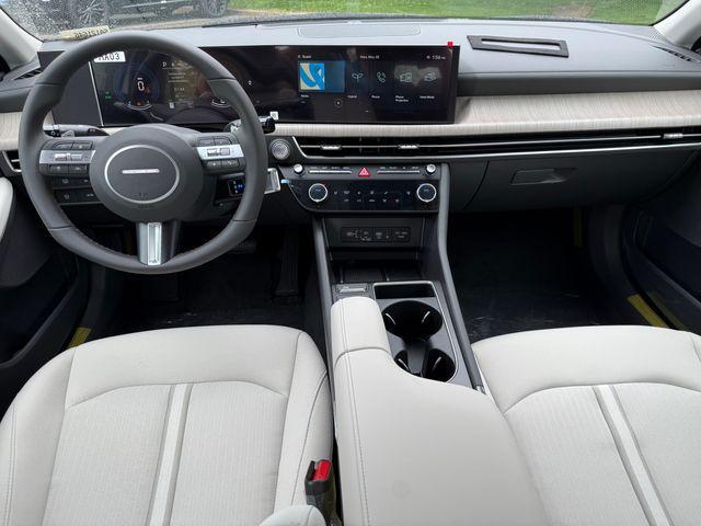 new 2025 Hyundai Sonata Hybrid car, priced at $33,010