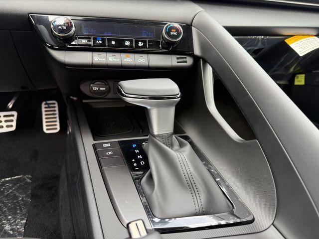 new 2025 Hyundai Elantra car, priced at $25,105