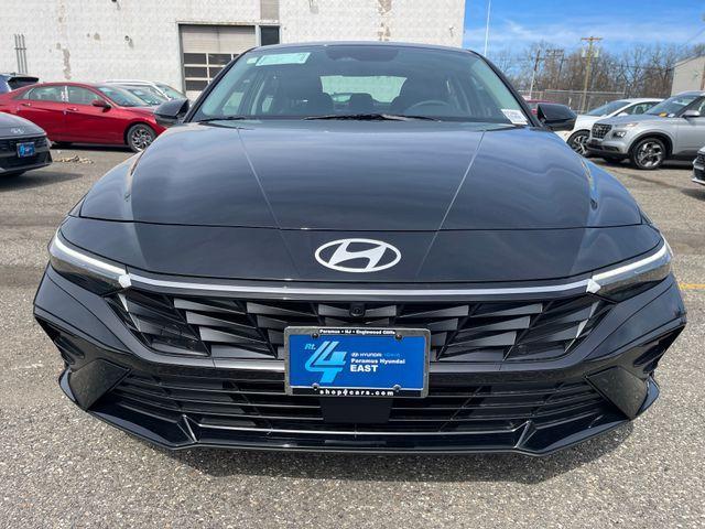 new 2025 Hyundai Elantra car, priced at $28,580
