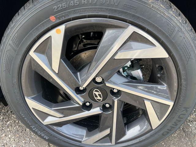 new 2025 Hyundai Elantra car, priced at $28,580