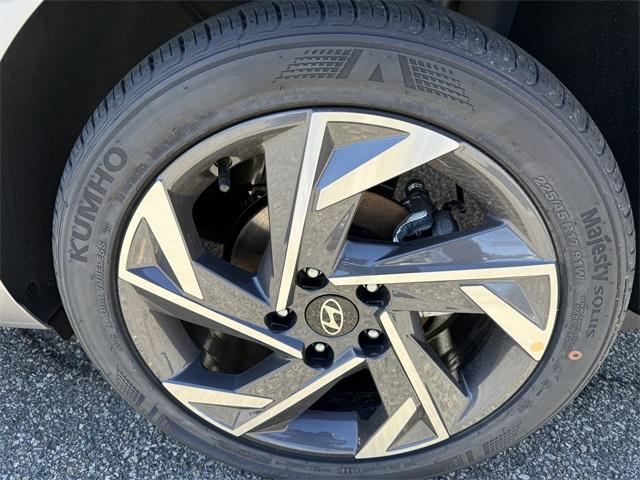 new 2025 Hyundai Elantra car, priced at $25,035