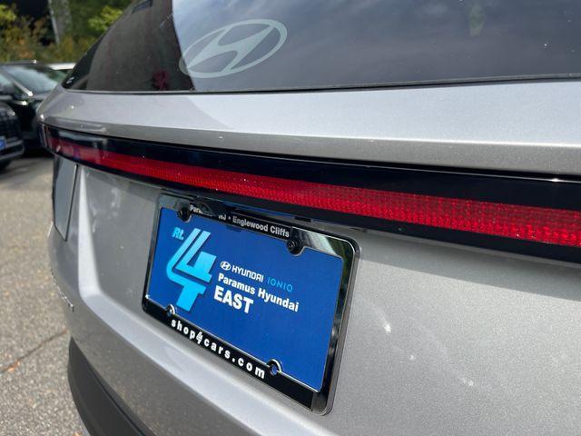 new 2025 Hyundai TUCSON Hybrid car, priced at $37,915