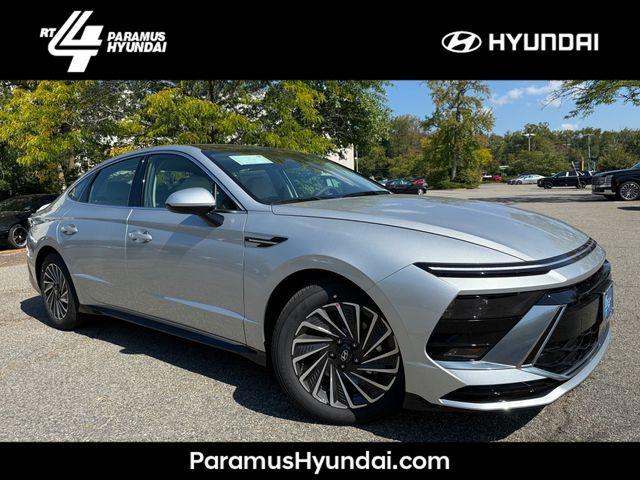 new 2026 Hyundai Sonata Hybrid car, priced at $34,040