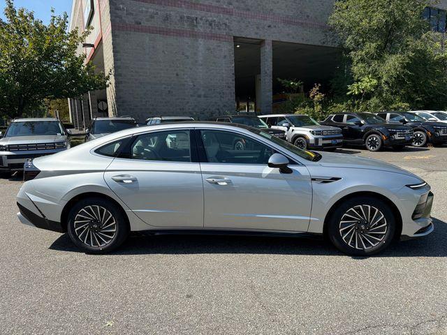 new 2026 Hyundai Sonata Hybrid car, priced at $34,040