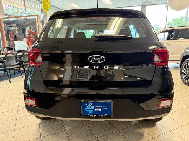 new 2025 Hyundai Venue car, priced at $24,384