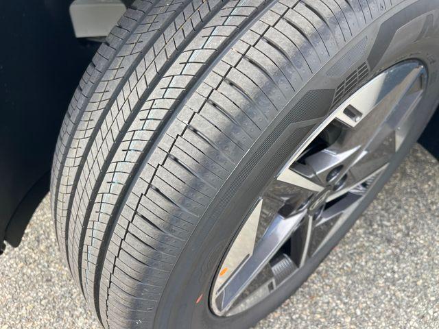 new 2025 Hyundai TUCSON Hybrid car, priced at $39,515