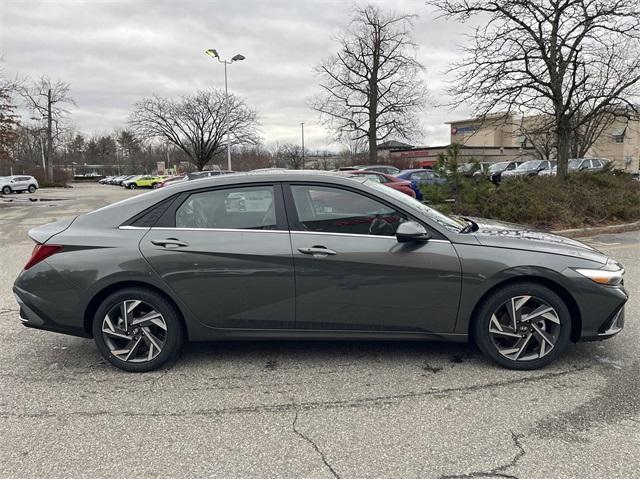 new 2024 Hyundai Elantra car, priced at $26,970