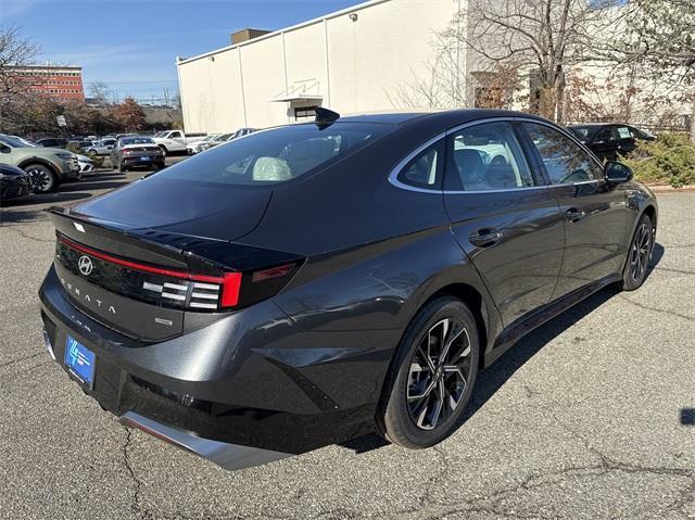 new 2025 Hyundai Sonata car, priced at $30,955