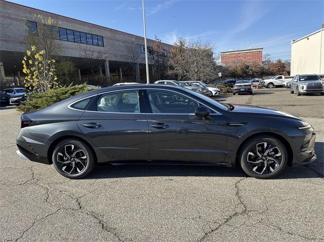 new 2025 Hyundai Sonata car, priced at $30,955