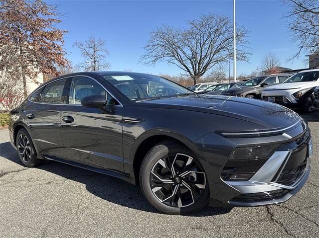 new 2025 Hyundai Sonata car, priced at $30,955