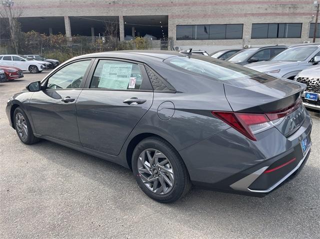 new 2025 Hyundai Elantra car