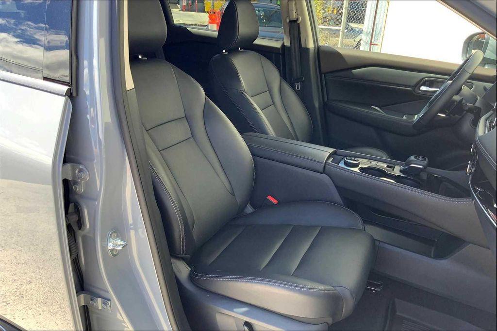 used 2022 Nissan Rogue car, priced at $30,364