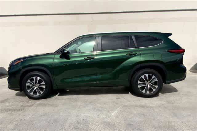 used 2023 Toyota Highlander car, priced at $38,583