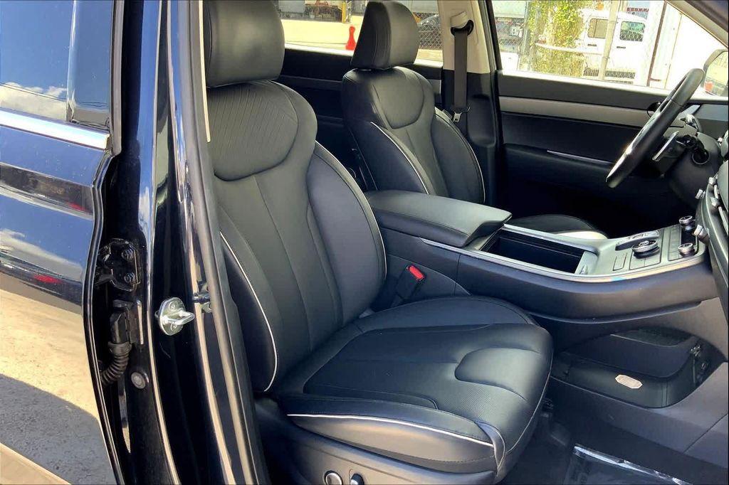 used 2024 Hyundai Palisade car, priced at $35,902