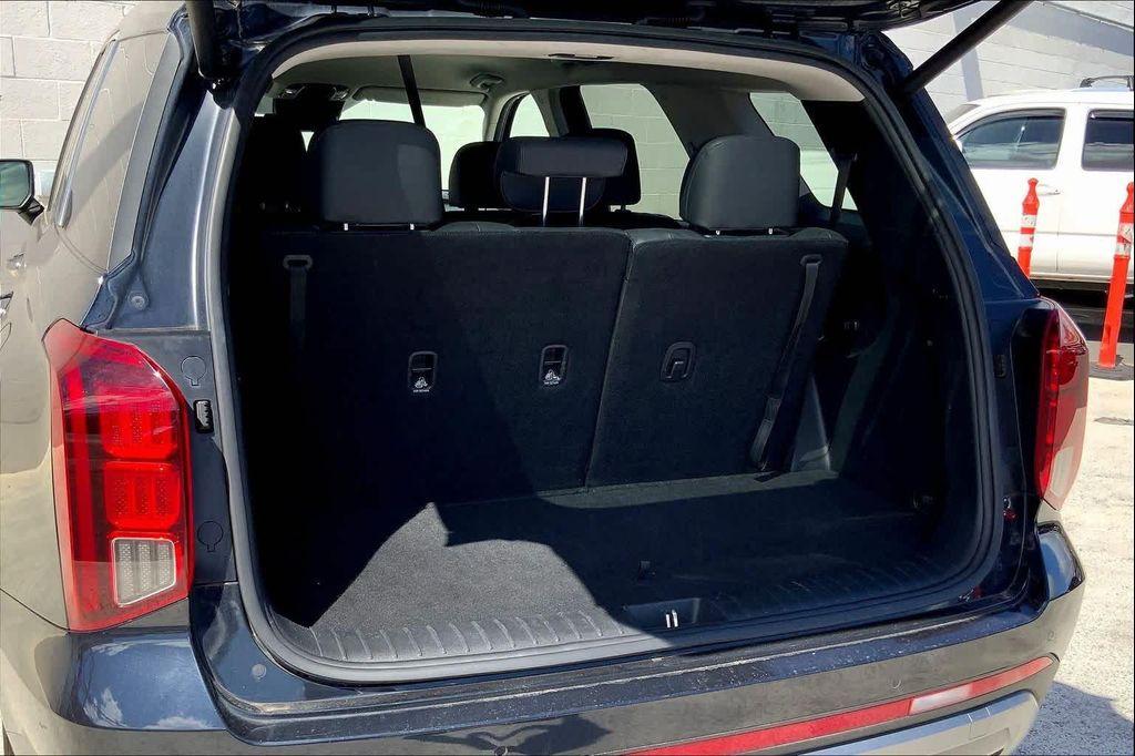 used 2024 Hyundai Palisade car, priced at $35,902