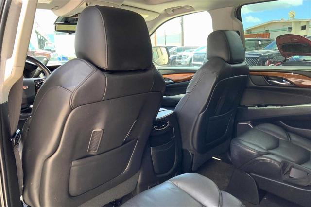 used 2020 Cadillac Escalade ESV car, priced at $39,766