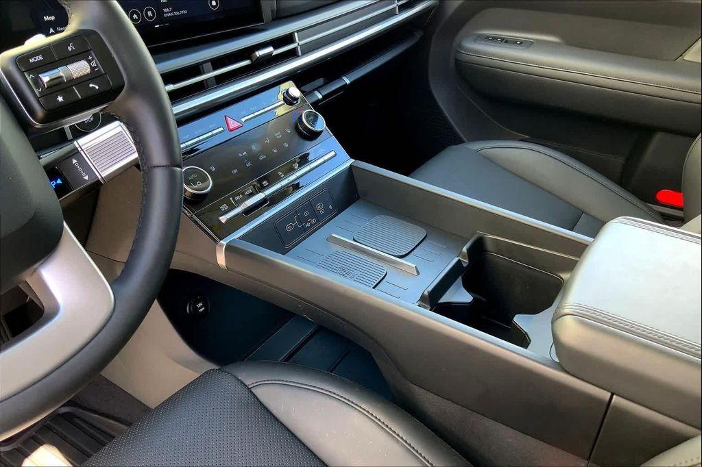 used 2025 Hyundai Santa Fe car, priced at $37,307