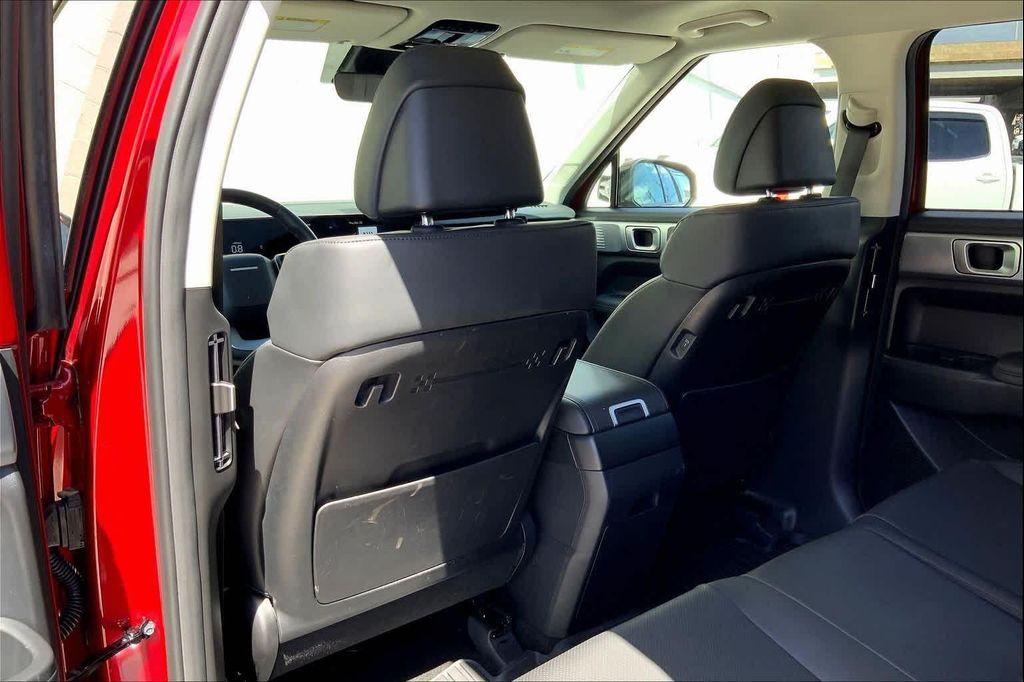 used 2025 Hyundai Santa Fe car, priced at $37,307