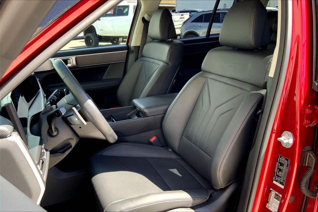 used 2025 Hyundai Santa Fe car, priced at $37,307