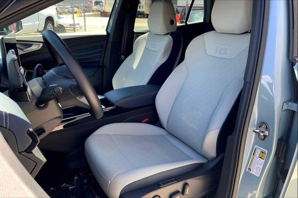 used 2025 Volkswagen ID.4 car, priced at $37,619