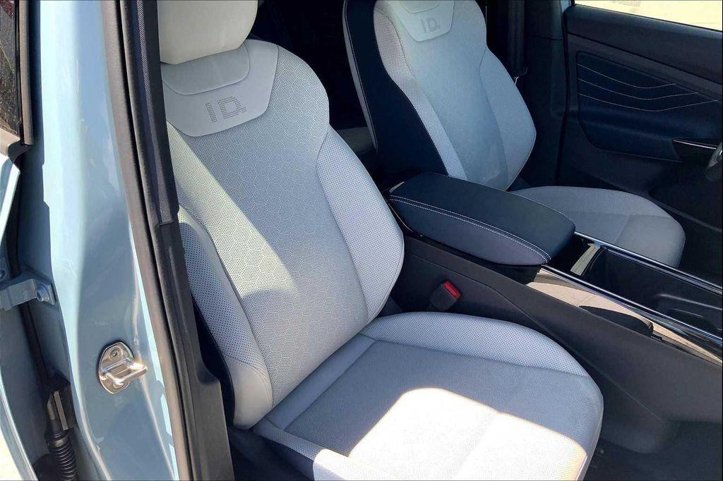 used 2025 Volkswagen ID.4 car, priced at $37,619