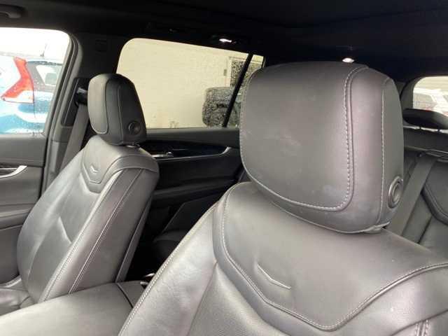 used 2022 Cadillac XT6 car, priced at $35,275