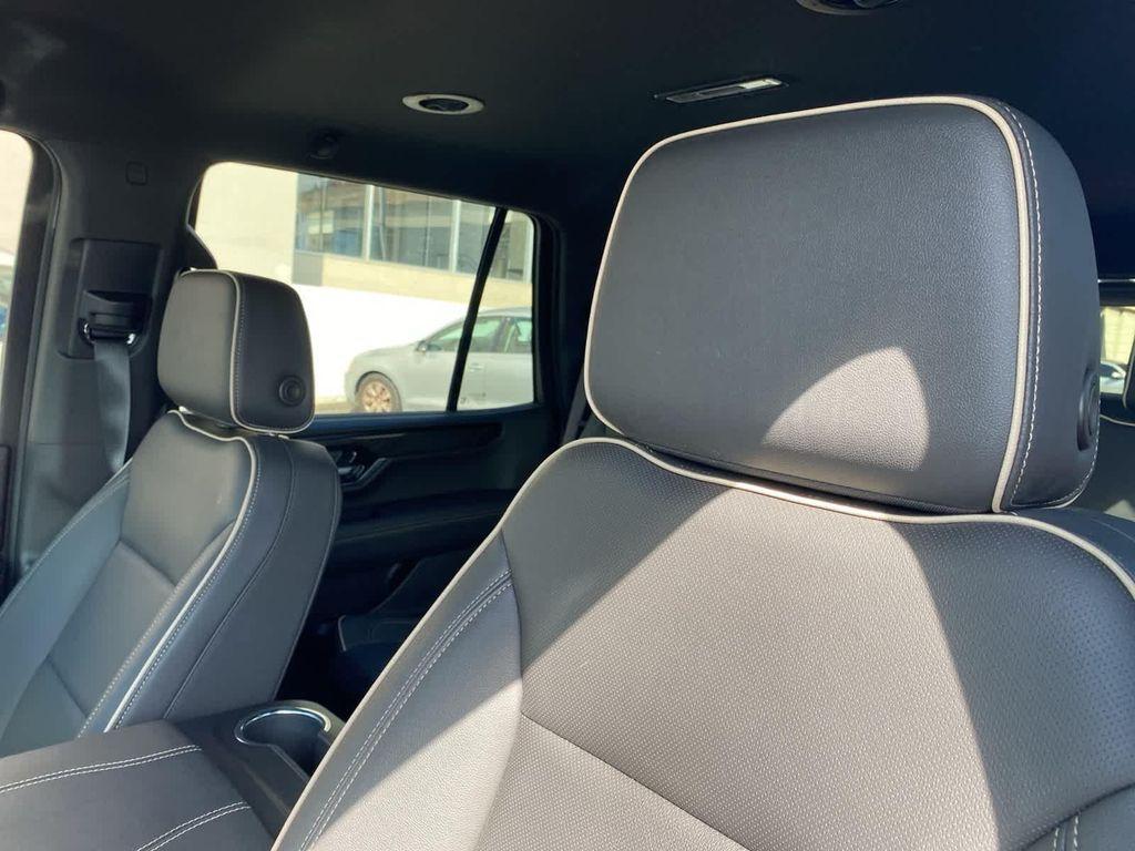 used 2025 GMC Yukon car, priced at $70,428