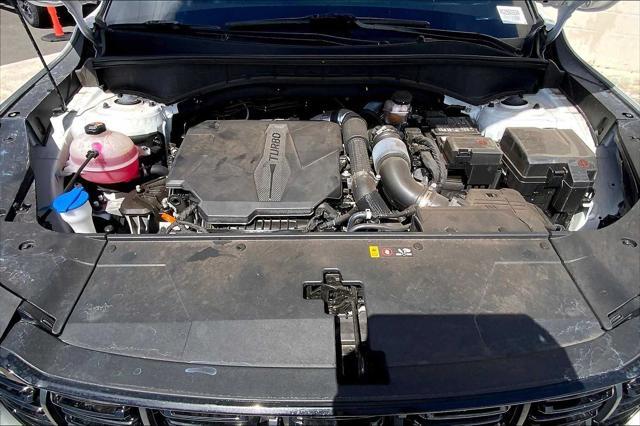 used 2024 Kia Sorento car, priced at $39,301