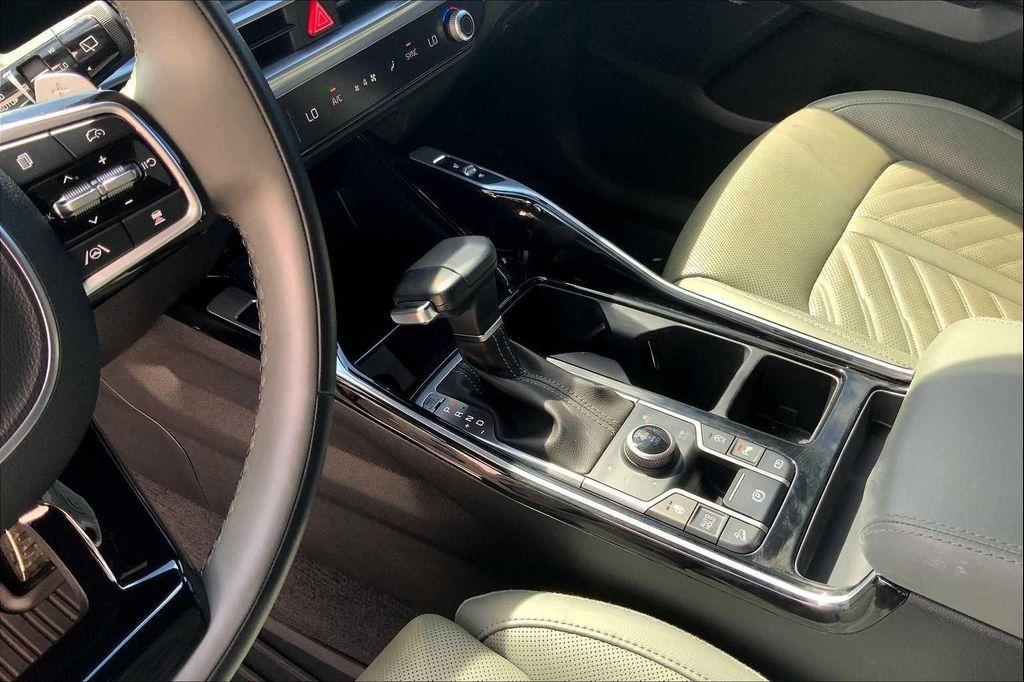 used 2024 Kia Sorento car, priced at $38,715