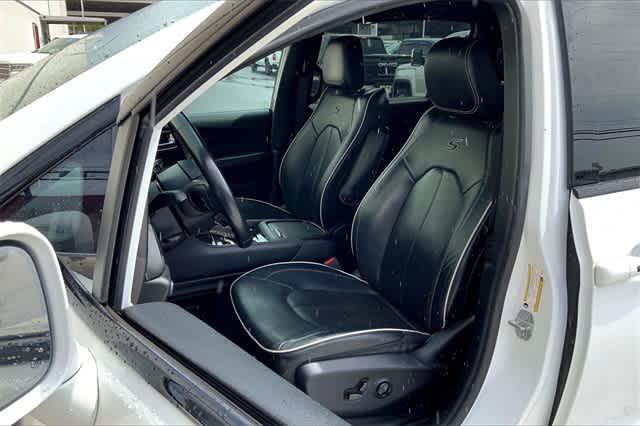 used 2021 Chrysler Pacifica car, priced at $31,229