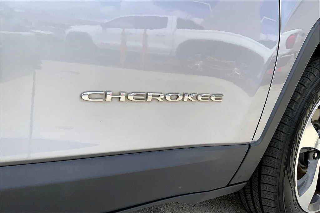 used 2019 Jeep Cherokee car, priced at $16,734