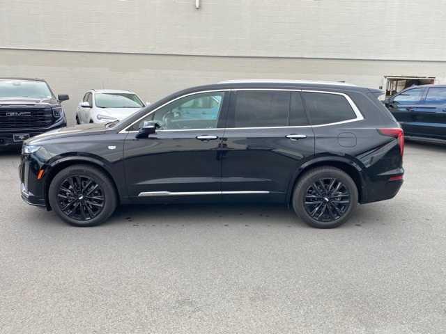 used 2021 Cadillac XT6 car, priced at $38,218