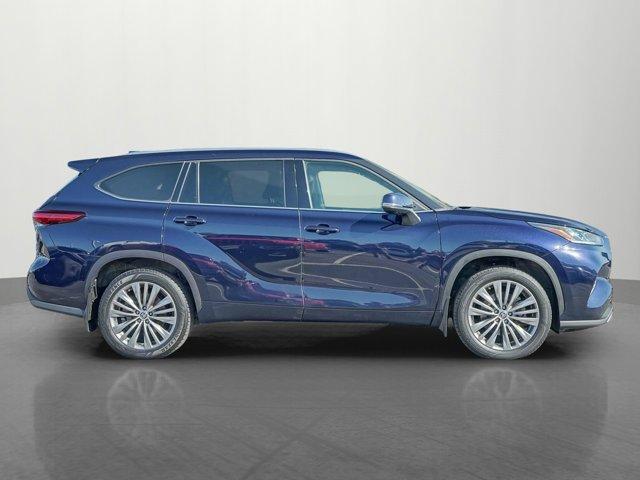 used 2020 Toyota Highlander car, priced at $30,991