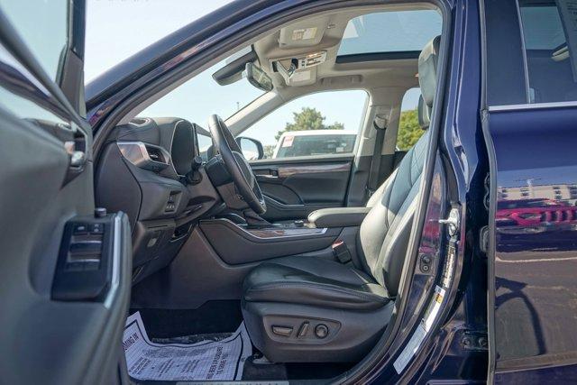 used 2020 Toyota Highlander car, priced at $30,991