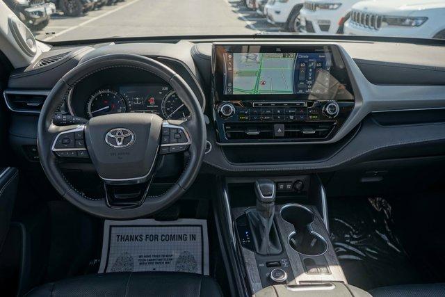 used 2020 Toyota Highlander car, priced at $30,991