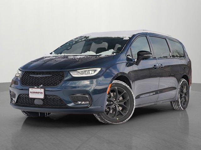 new 2025 Chrysler Pacifica car, priced at $50,081