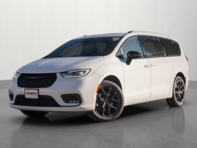 new 2025 Chrysler Pacifica car, priced at $49,495