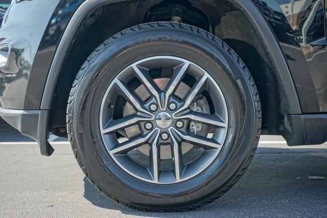 used 2017 Jeep Grand Cherokee car, priced at $17,491