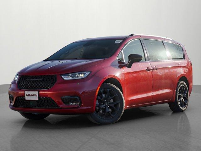 new 2025 Chrysler Pacifica car, priced at $46,995