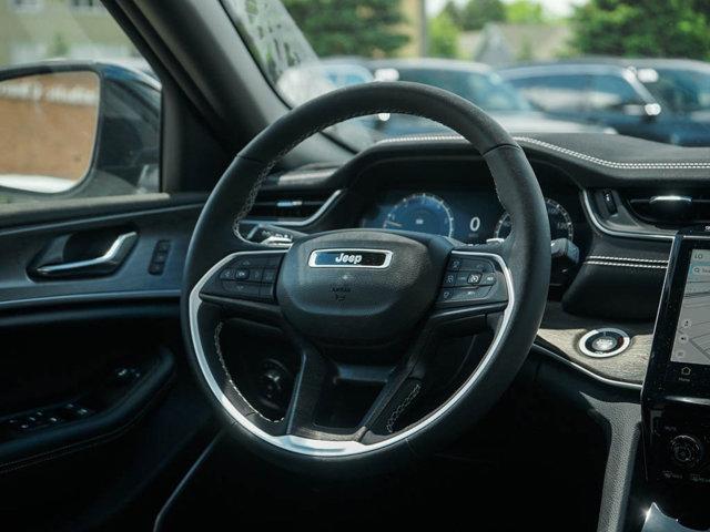 new 2025 Jeep Grand Cherokee car, priced at $45,995