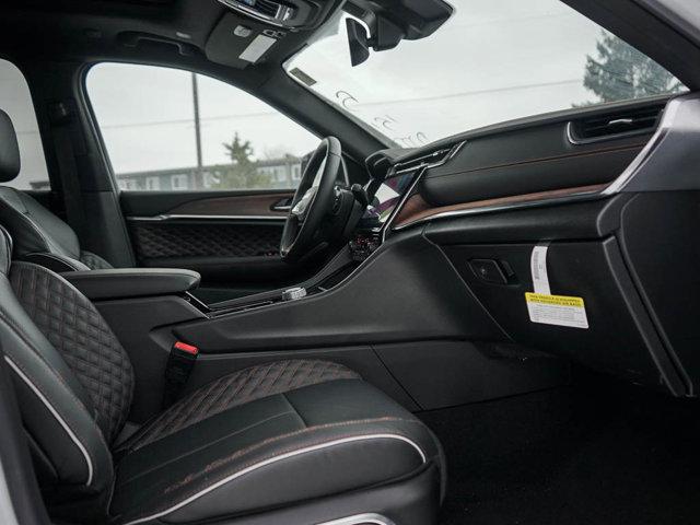 new 2025 Jeep Grand Cherokee car, priced at $56,995