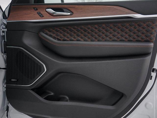 new 2025 Jeep Grand Cherokee car, priced at $56,995