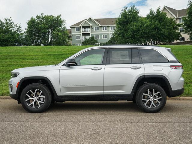 new 2024 Jeep Grand Cherokee car, priced at $46,295