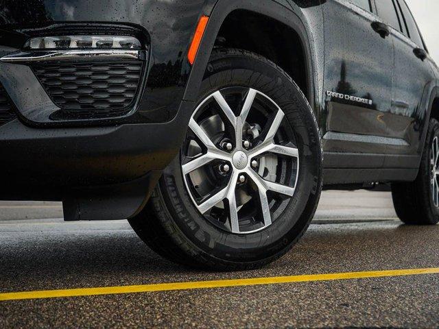 new 2025 Jeep Grand Cherokee car, priced at $41,995